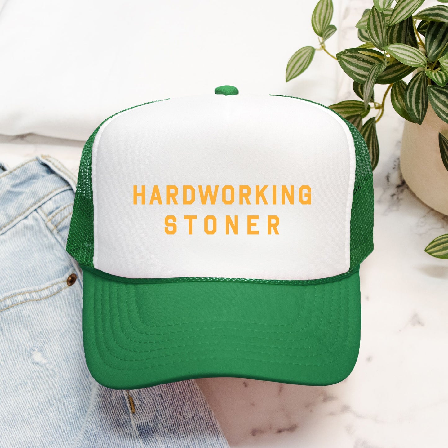 Hardworking Stoner - trucker hat (yellow)