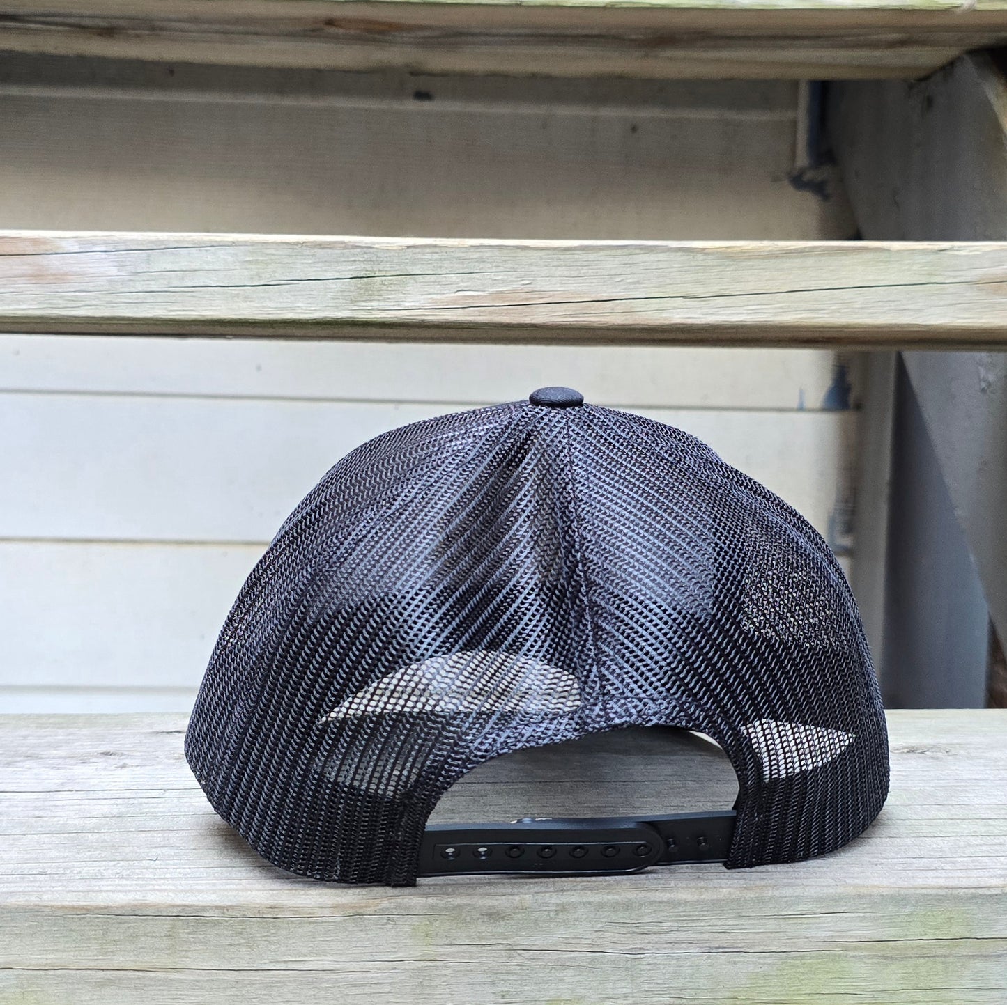 Smiley "H"eyes - retro trucker hat