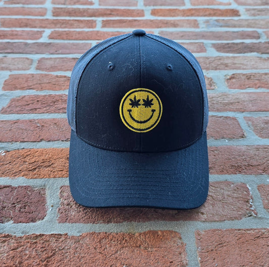 Smiley "H"eyes - retro trucker hat